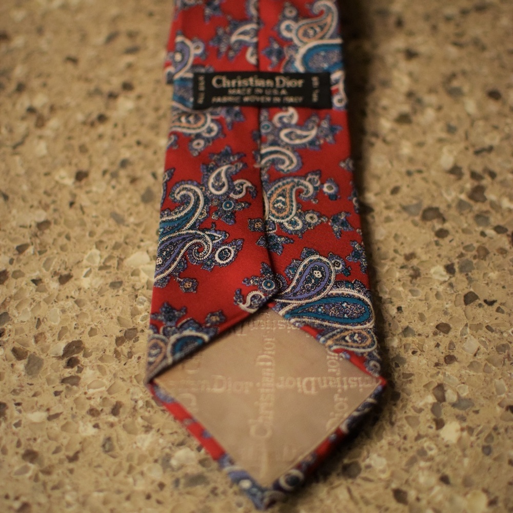 CHRISTIAN DIOR Italian Silk Red Paisley Tie - Picture 6 of 6